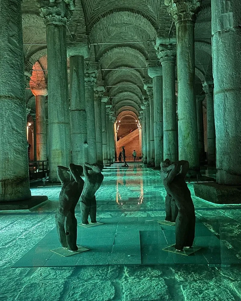 Basilica_cistern_istanbul_(52583879953).jpg